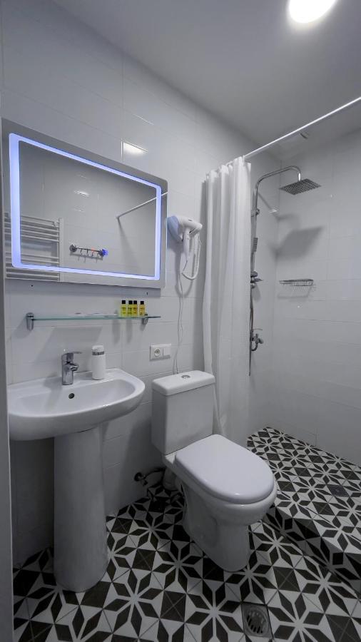Hotel უცხო-utskho Telavi Exteriör bild